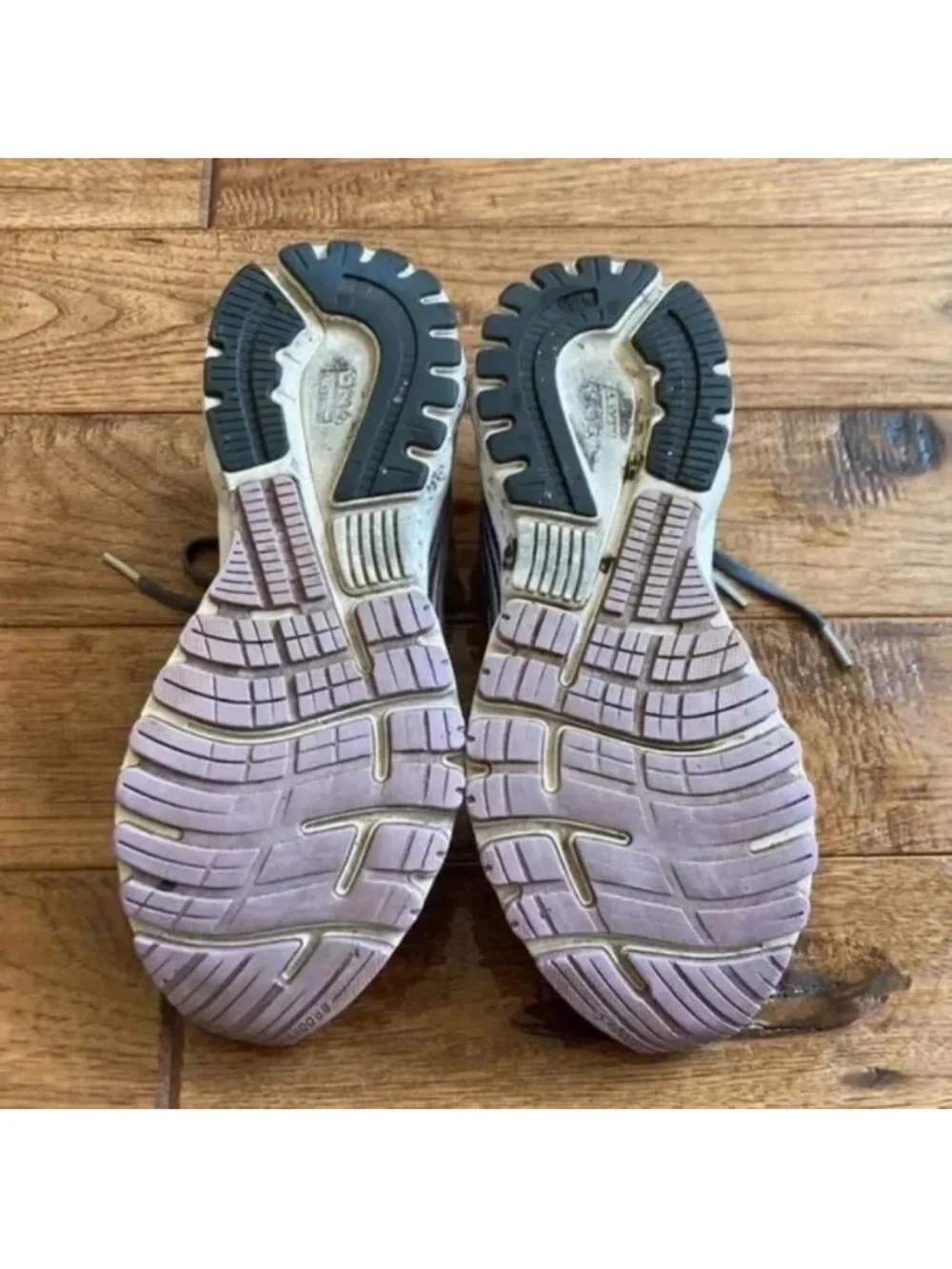 Brooks Adrenaline 19 Cushioned Running Shoes Gray Purple Womens Size 9.5